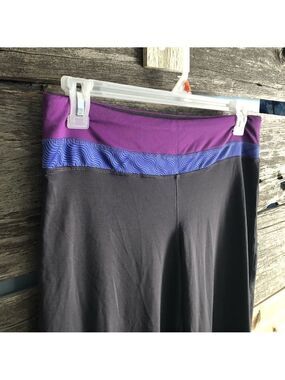 Reebok Size Med Grey Activewear Yoga Pants With Purple Waistband